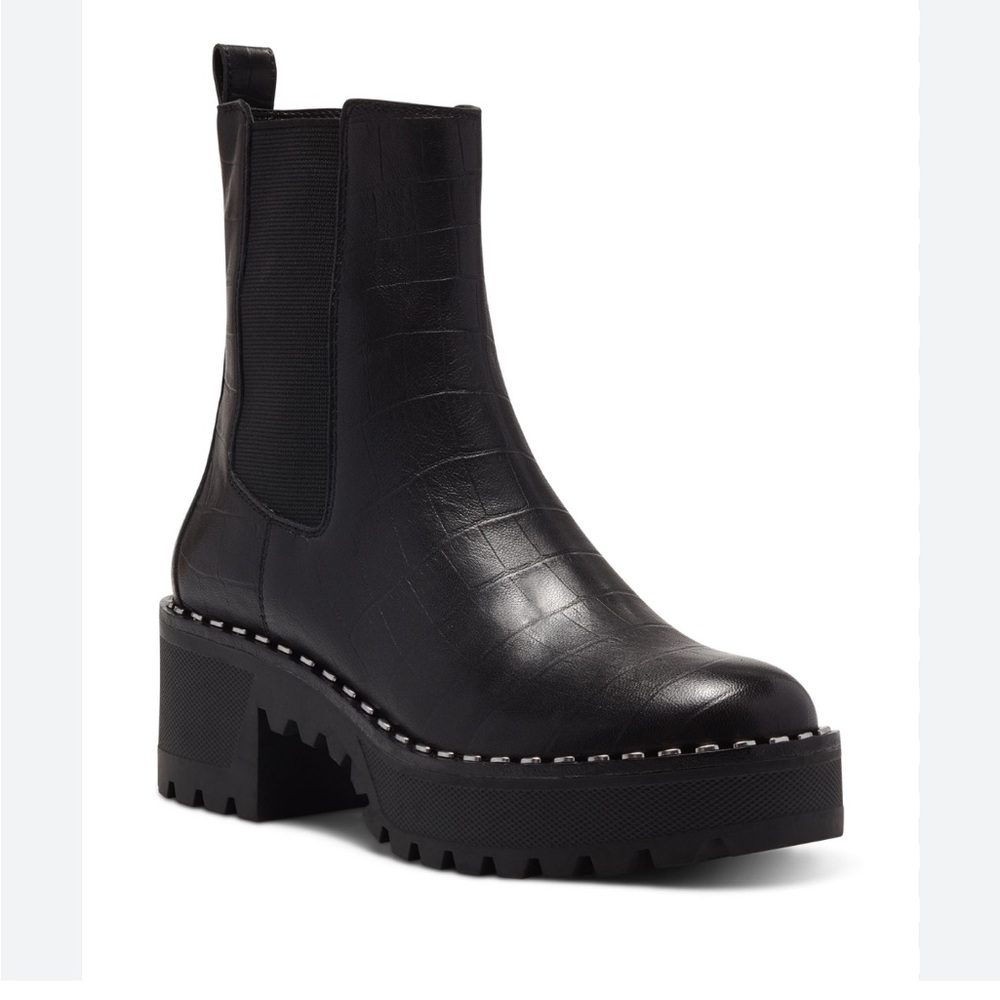 VINCE CAMUTO BLACK CHELSEA BOOT